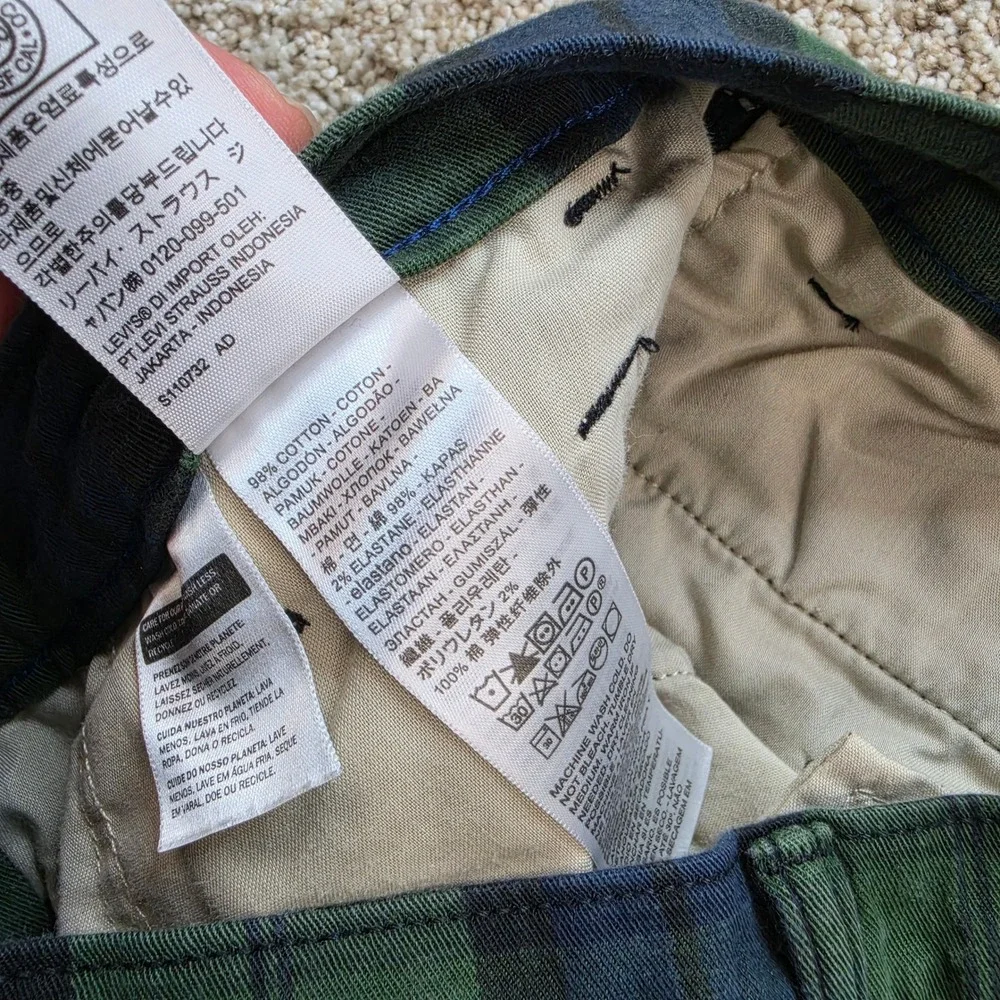 Levis XX Chino Mens 29x32 Green Navy Black Watch Plaid Tapered Pants 85226-0121